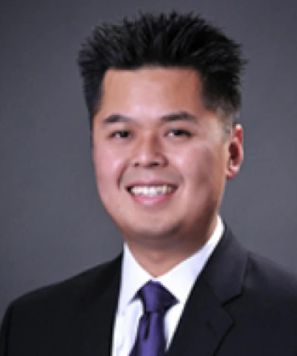 Christopher Torres headshot